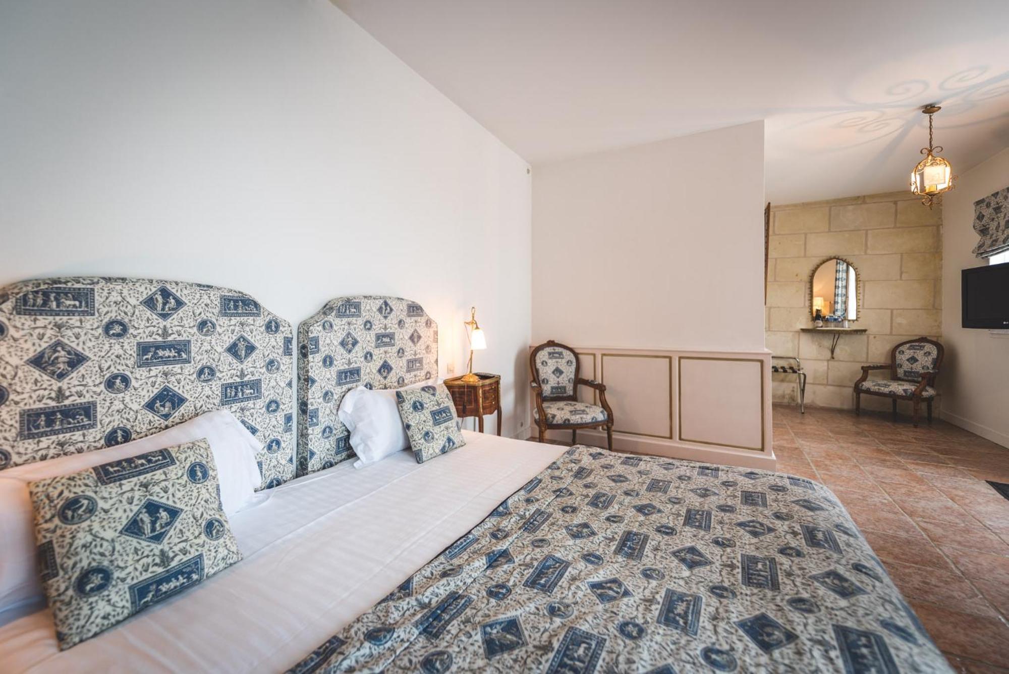 Logis Demeure De La Vignole Hotel Turquant Exterior photo